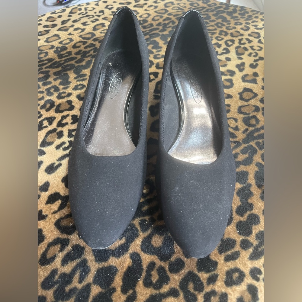 Black Circa Joan & David Low Heel Pumps – Size 9.5M